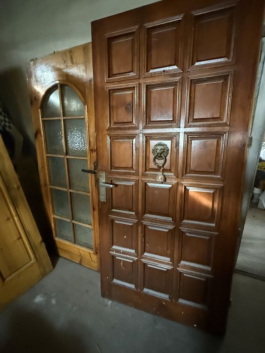 Дървени врати от масив