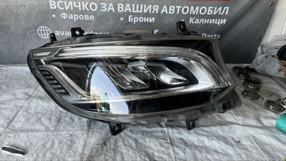 3 броя десен и 1 ляв фар Mercedes Sprinter W910 Full Led