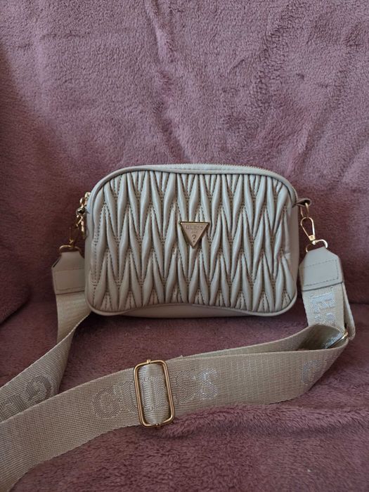 Дамска чанта Guess