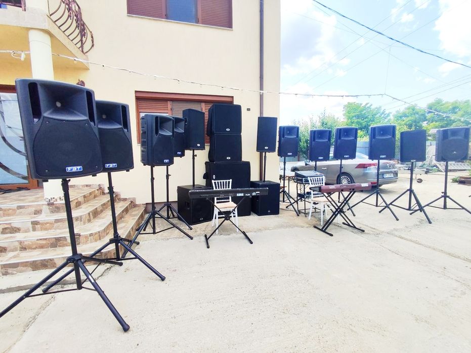 De închiriat Sistem Xa cu 8 FBT maxx 60 , 2 Dynacord 152. mixer mic.