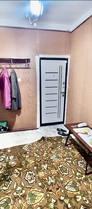 Срочно продаётся 3 ком 10 микрорайон