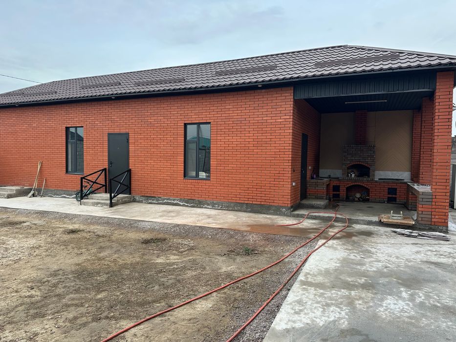 Жаңа үй сатылады.