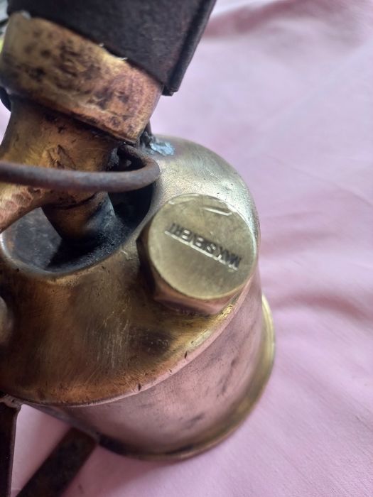 Lampa veche pe gaz suedeza