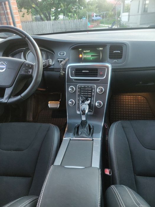 VOLVO V60 2015 — imagine 4