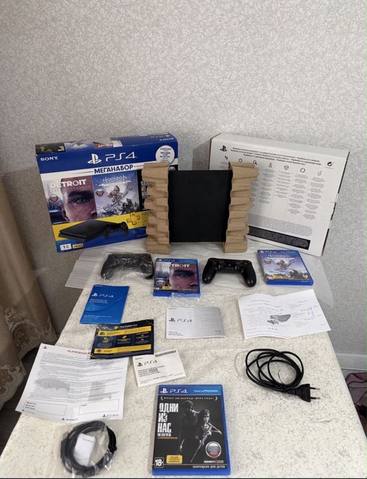продам PlayStation 4 slim 1tb