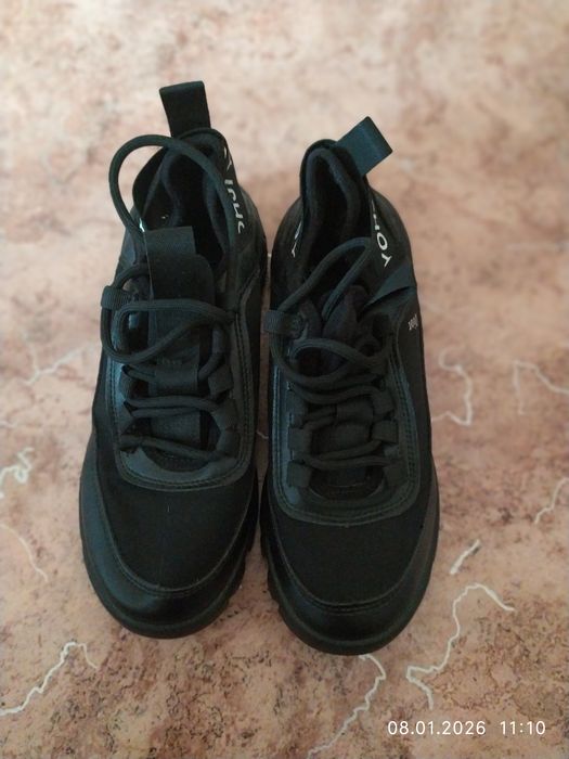 Кроссовки, туфли