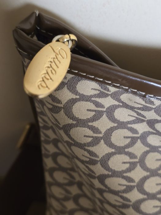 Guess оригинална чанта за през рамо