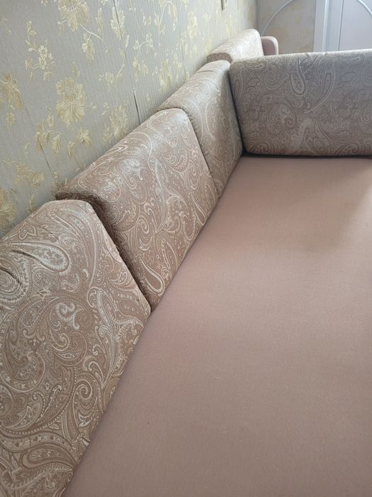 Продам диван компактный с креслом