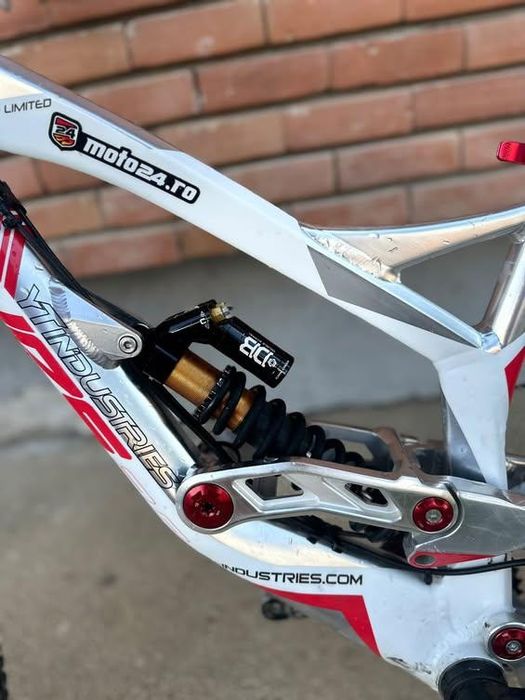 DE VÂNZARE– 2012 YT-Industries TuEs 2.0 World Cup Limited Edition