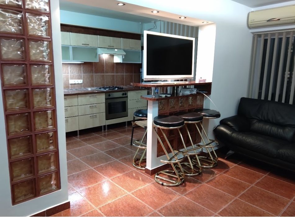 Inchiriez apartament