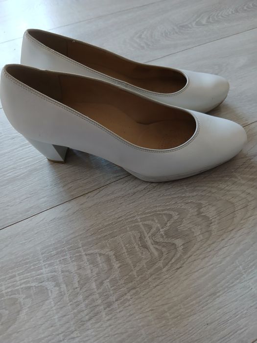 Pantofi ara din piele nr 39!