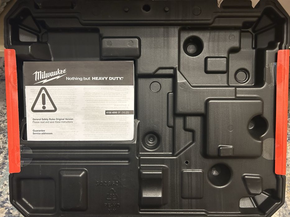 Milwaukee M18 BPD комплект 18v 2 4.0AH батерии