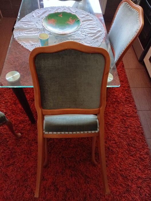 Scaune aduse Germania