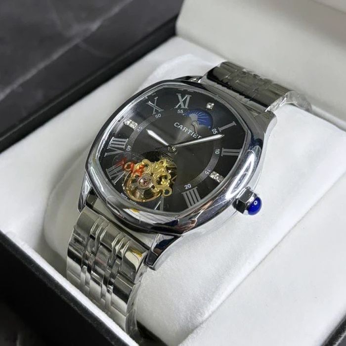 Наручные часы механические