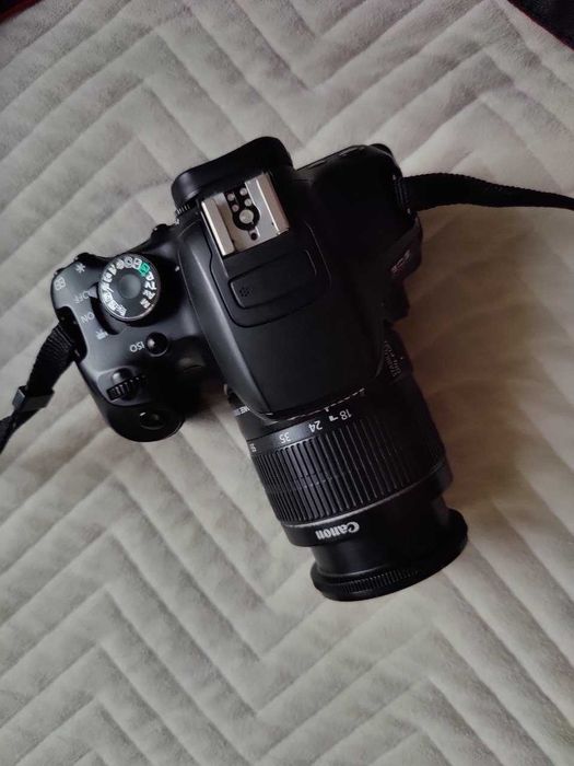 Зеркальный фотоаппарат Canon EOS 650D