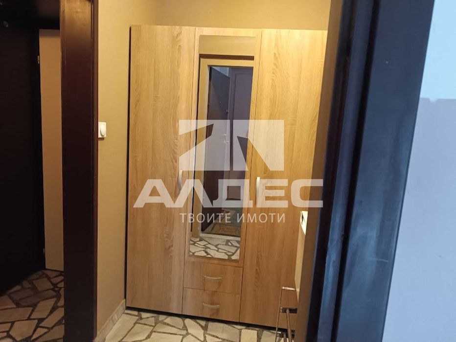 Продава се обзаведен, преустроен 2-стаен ап. в Разсадника!