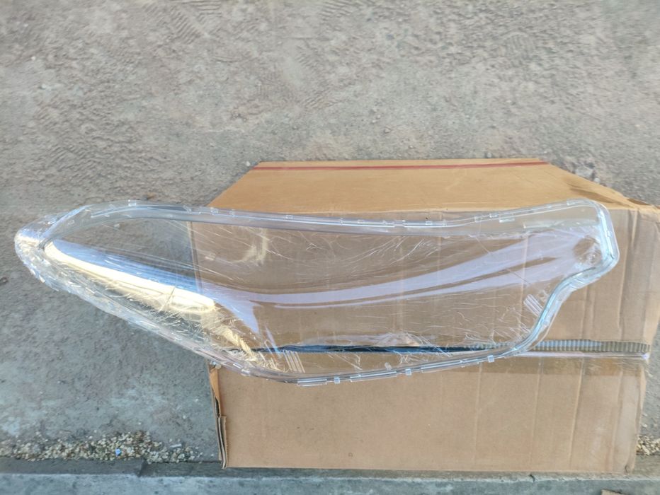 Стекло фара кия Серато