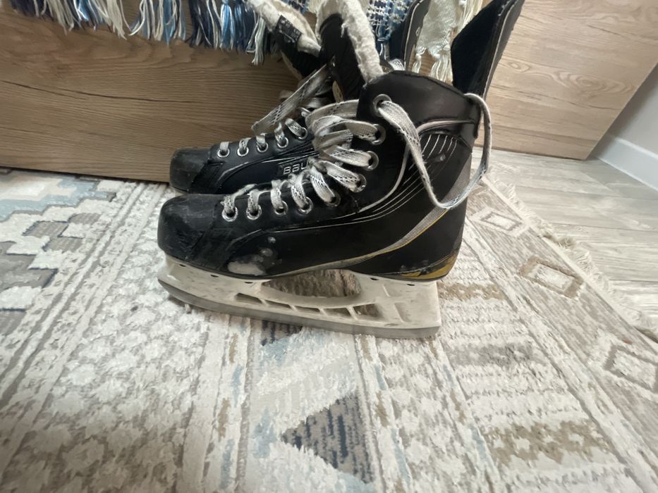 Коньки хокеейные продам 9.000тг