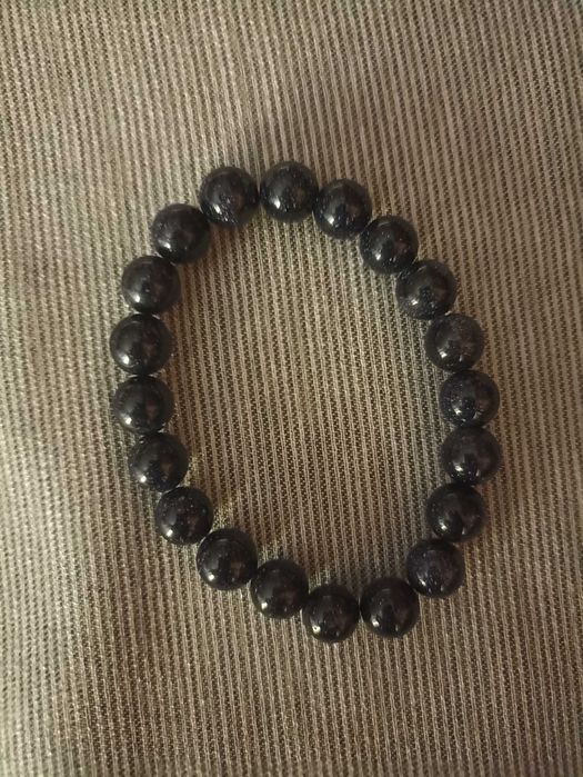 Нова гривна с оникс