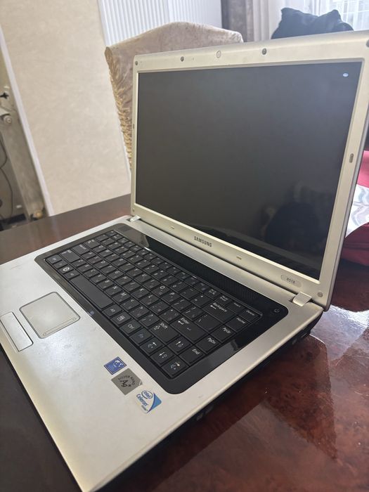 Ядренный ноутбук с дисководом (Самсунг)