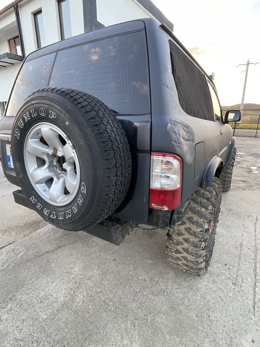 Dezmembrez DOAR CAROSERIA Nissan Patrol y61