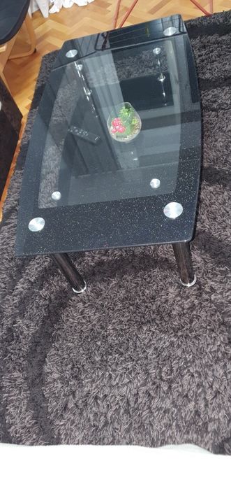 Vând măsuță  sufragerie !