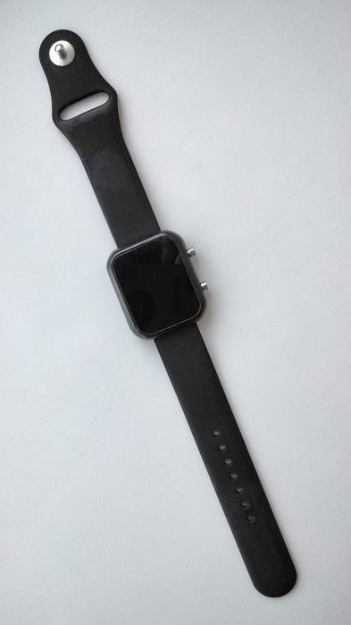 Наручные часы чёрные