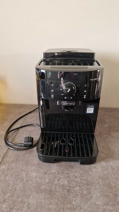 Кафеавтомат De'Longhi Magnifica S в гаранция Делонги