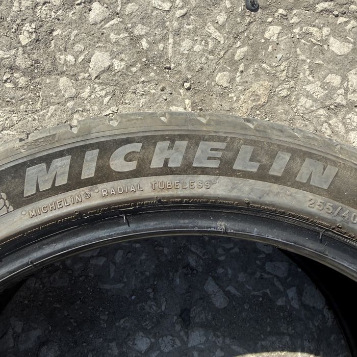 2 броя летни гуми Michelin 255/40 R19 Dot 5224 ном 904