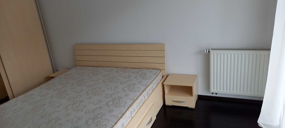 Proprietar – 2 camere, balcon generos și parcare privată