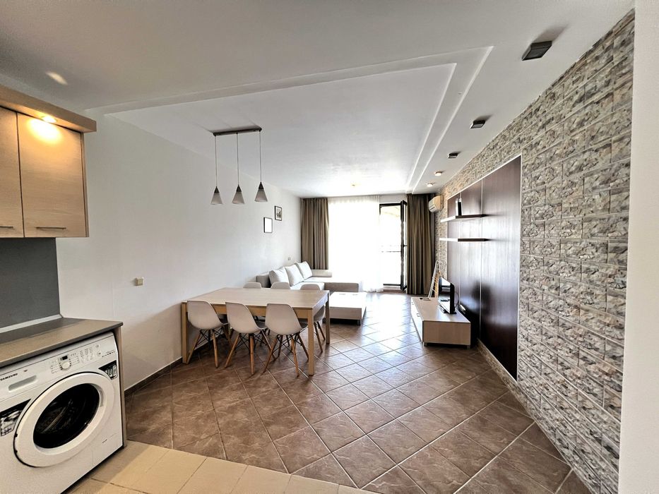 Продава се Тристаен апартамент в к.к. Слънчев бряг - 95 кв.м за 1390 €/кв.м - Снимка #2