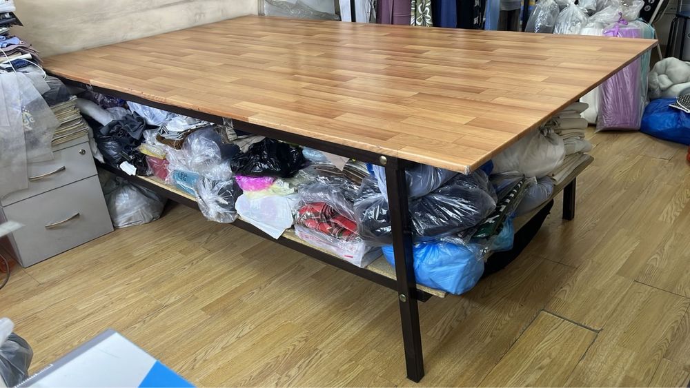 Стол 2,5 на 1,5 метра