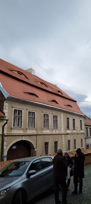 executam acoperișuri