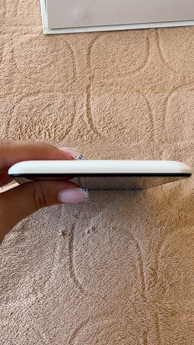 e-star Beauty White 7 - отлично състояние, без драскотини