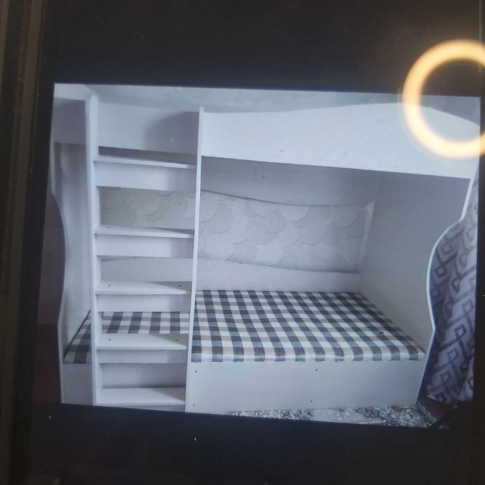 Продам кровать двухярусную