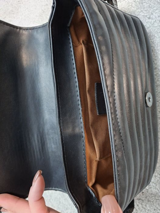 Дамска кожена чанта