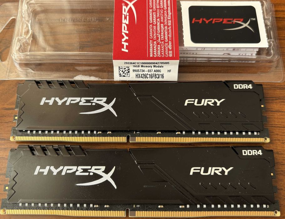 Памет DDR4 2x16GB Corsair Vengance, 2x16GB Kingston Hyper Fury
