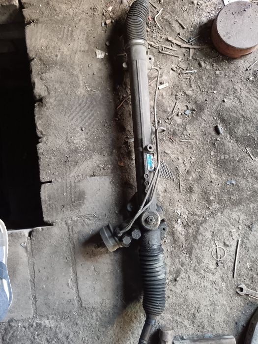 Продам рулевую рейку на пассат б5