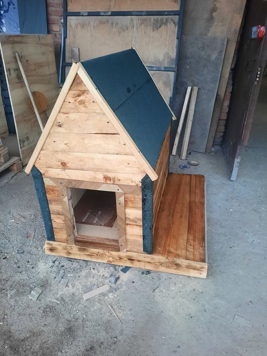 Будки для собак.