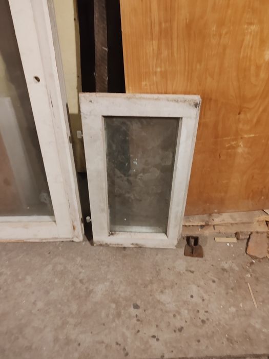 Продавам Дървена Дограма,