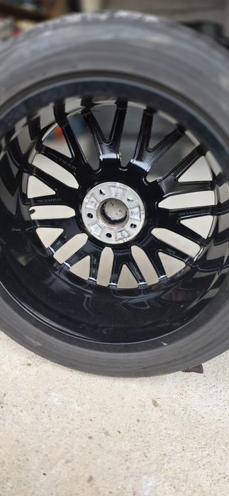 Vând jante cu cauciucuri de SQ5 R20