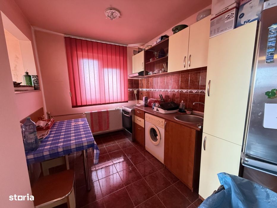 Apartament 3 camere, decomandat, etaj 10, bloc cu lift - Complexul Stu