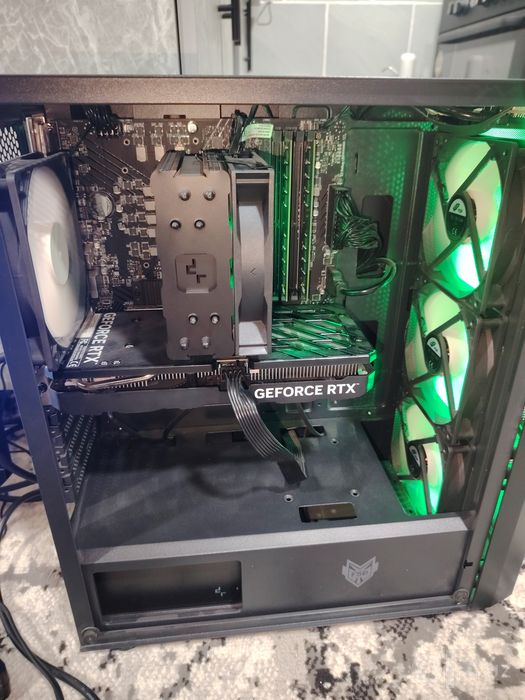 Keys core I5 13400f, 32 gb, Rtx 4060.