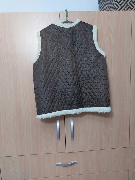 Pieptar sau cojocel fara maneci.