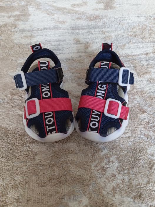 Продам детскую обувь размеры от 21 до 26