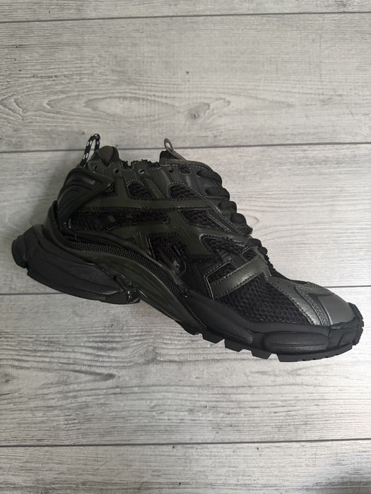 Balenciaga Runners 41