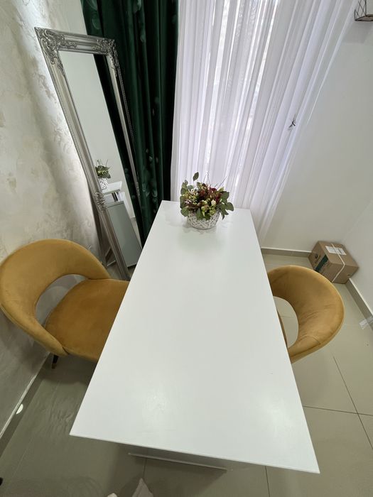 Inchiriez post manichiura/ pedichiura