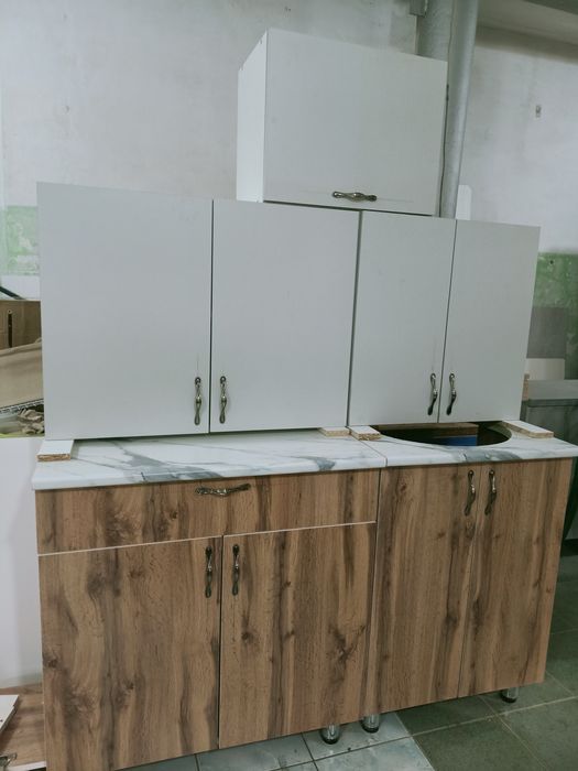 Срочно продам Кухонный гарнитур