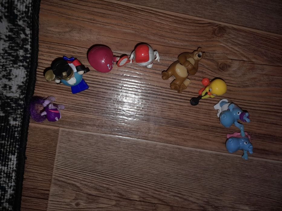 Продам игрушки киндер разных поколений