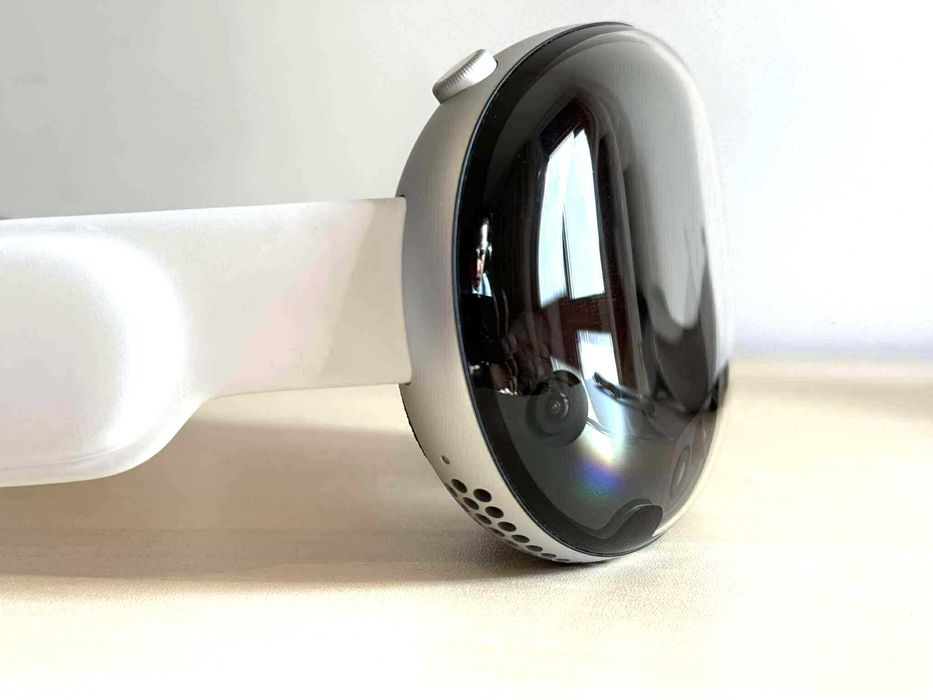 Бартер! Apple Vision Pro VR + Apple Travel Case